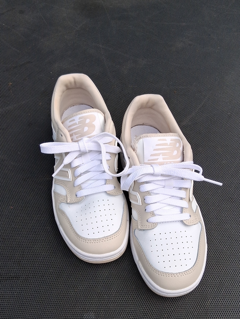 New Balance White and Beige Women's Sneakers
